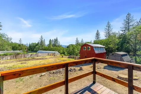 221 Hansen Drive Grants Pass OR 97526