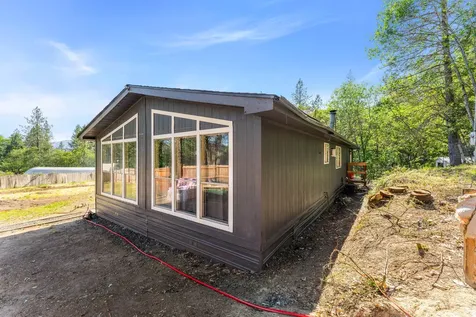 221 Hansen Drive Grants Pass OR 97526