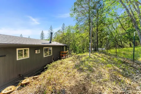 221 Hansen Drive Grants Pass OR 97526