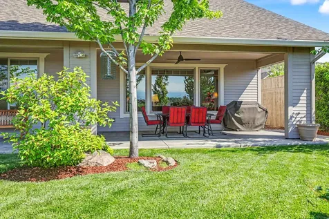 3974 Calle Vista Drive Medford OR 97504