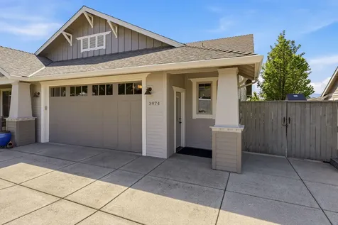 3974 Calle Vista Drive Medford OR 97504