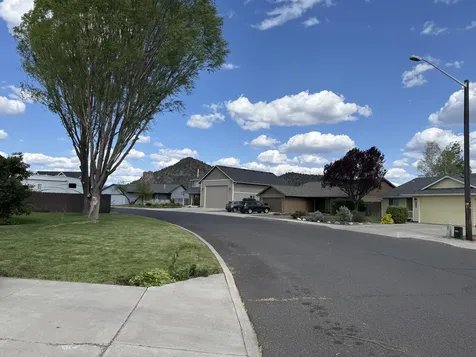 2329 NE Yellowpine Road Prineville OR 97754