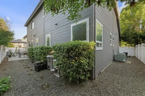 2160 Crestbrook Road Medford OR 97504