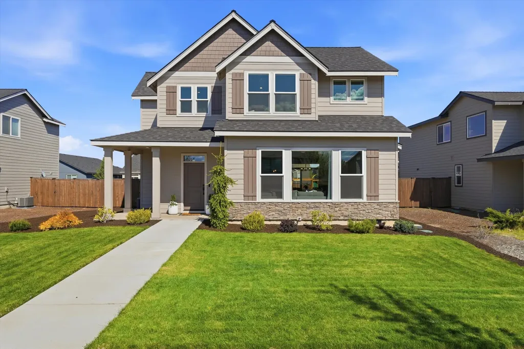 748 NW 27th Street Redmond OR 97756