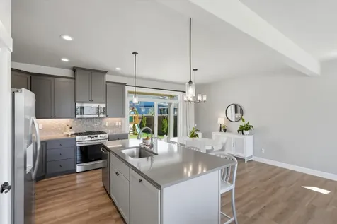 748 NW 27th Street Redmond OR 97756