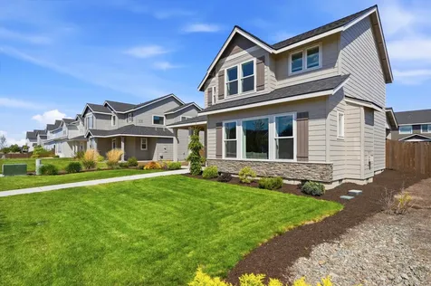 748 NW 27th Street Redmond OR 97756