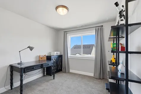 748 NW 27th Street Redmond OR 97756