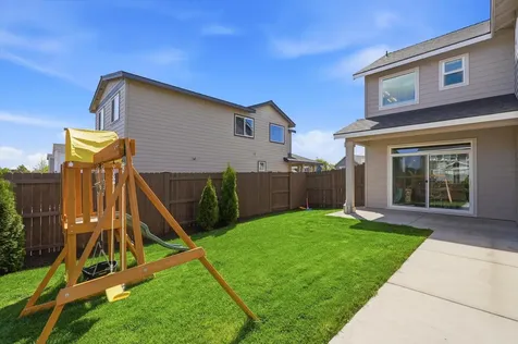 748 NW 27th Street Redmond OR 97756