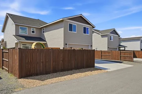 748 NW 27th Street Redmond OR 97756