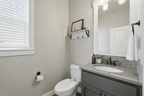 748 NW 27th Street Redmond OR 97756