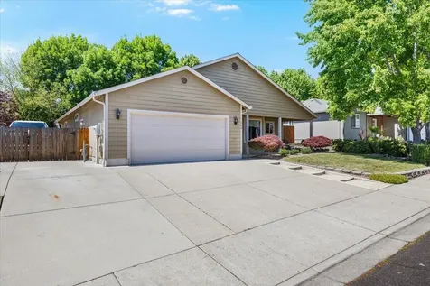 962 Ridgeview Drive Eagle Point OR 97524