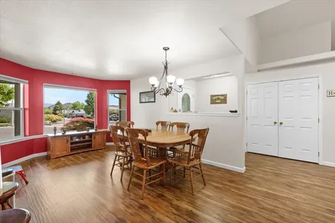 962 Ridgeview Drive Eagle Point OR 97524