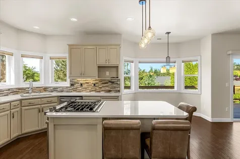 1527 Pebble Beach Court Medford OR 97504