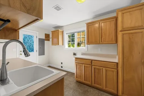1527 Pebble Beach Court Medford OR 97504