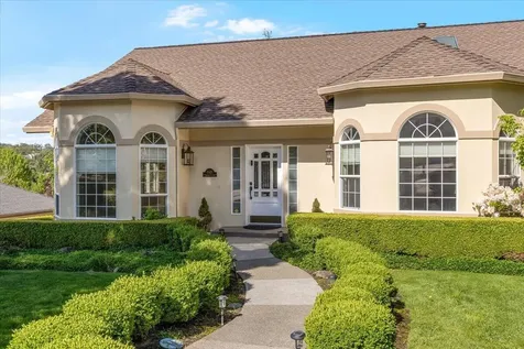 1527 Pebble Beach Court Medford OR 97504