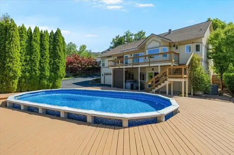 1527 Pebble Beach Court Medford OR 97504