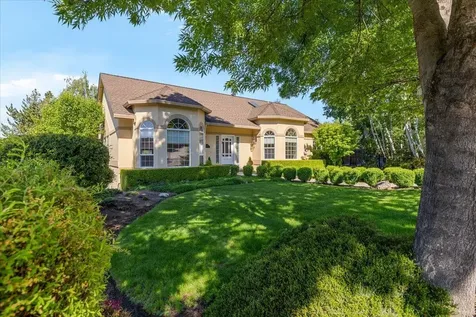 1527 Pebble Beach Court Medford OR 97504