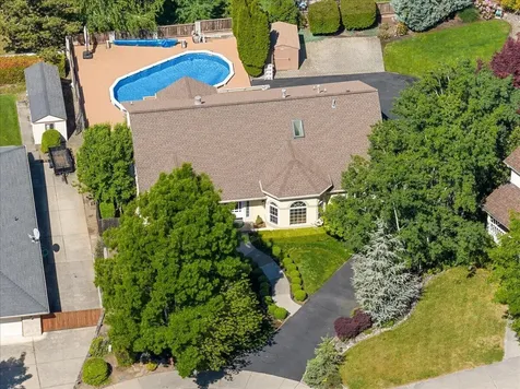1527 Pebble Beach Court Medford OR 97504