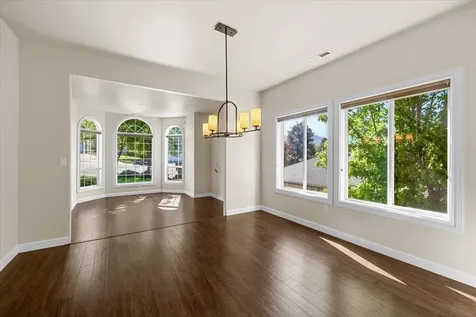 1527 Pebble Beach Court Medford OR 97504