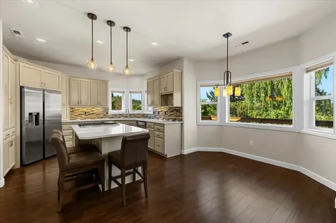 1527 Pebble Beach Court Medford OR 97504