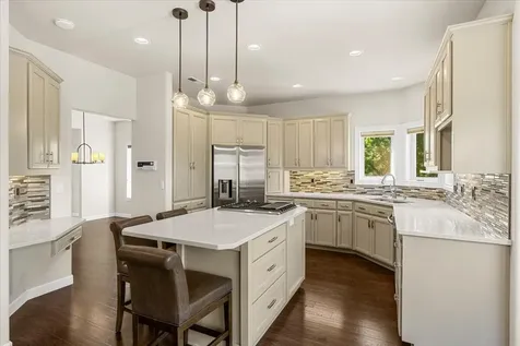 1527 Pebble Beach Court Medford OR 97504
