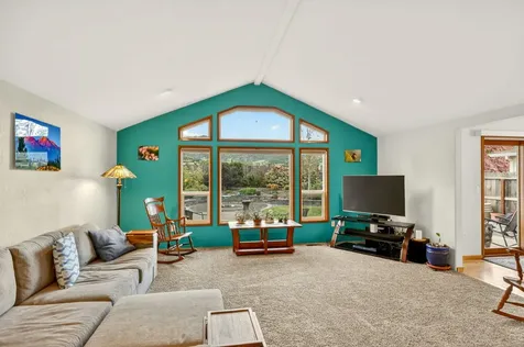 148 Meadow View Drive Phoenix OR 97535