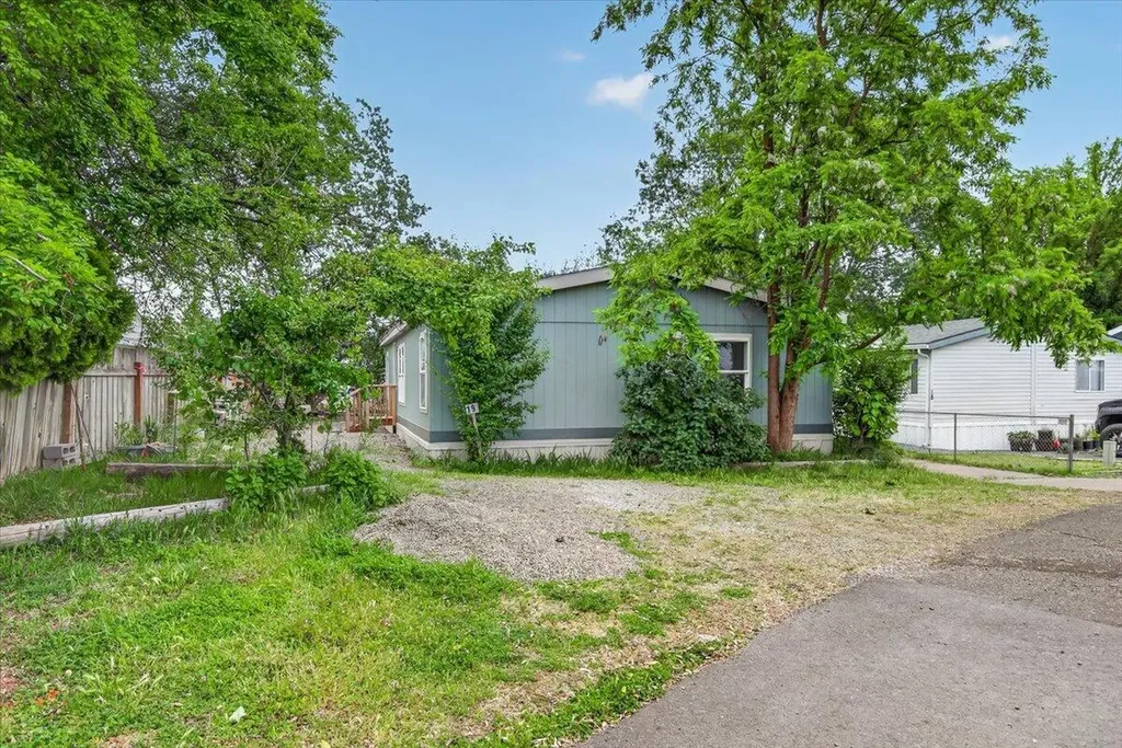 742 2nd Avenue Gold Hill OR 97525
