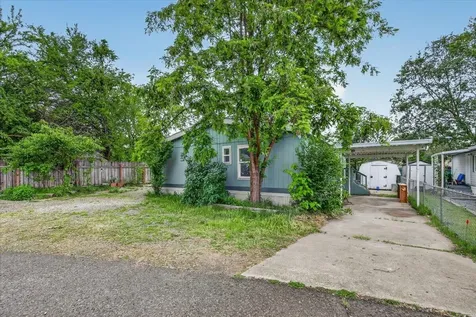 742 2nd Avenue Gold Hill OR 97525