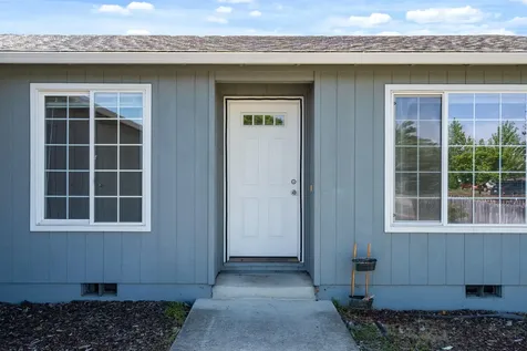 7949 Isabella Way White City OR 97503