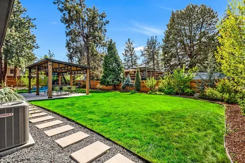 409 NE 6th Street Bend OR 97701