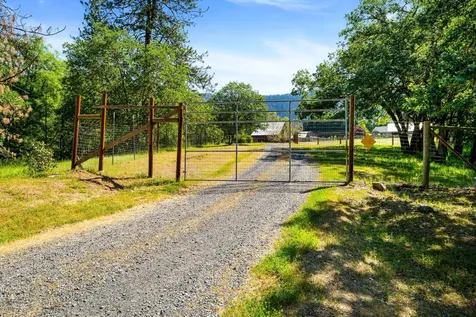 931 Hogan Road Applegate OR 97530