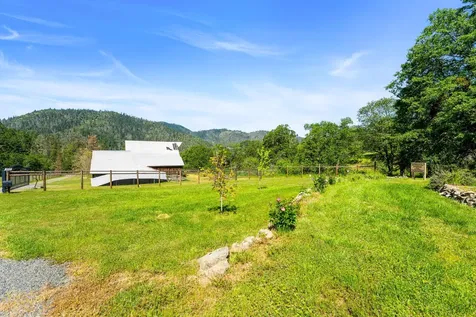 931 Hogan Road Applegate OR 97530