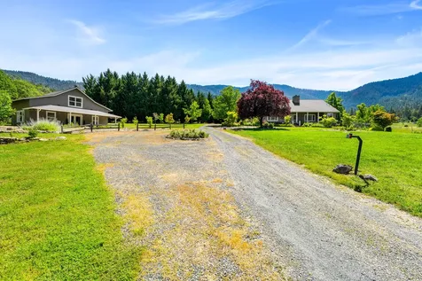 931 Hogan Road Applegate OR 97530