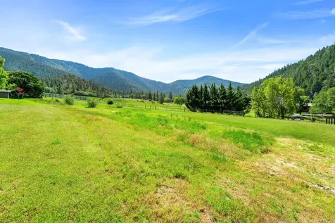 931 Hogan Road Applegate OR 97530