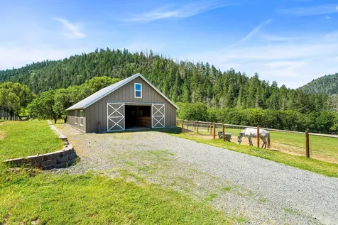 931 Hogan Road Applegate OR 97530