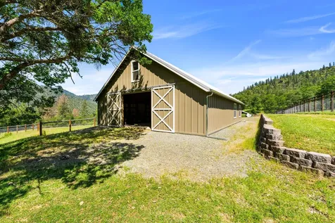 931 Hogan Road Applegate OR 97530
