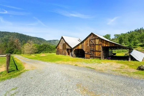 931 Hogan Road Applegate OR 97530
