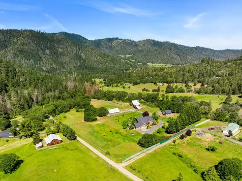 931 Hogan Road Applegate OR 97530