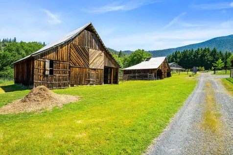 931 Hogan Road Applegate OR 97530