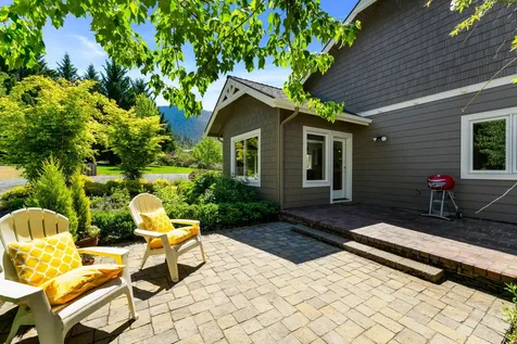 931 Hogan Road Applegate OR 97530