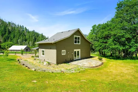 931 Hogan Road Applegate OR 97530