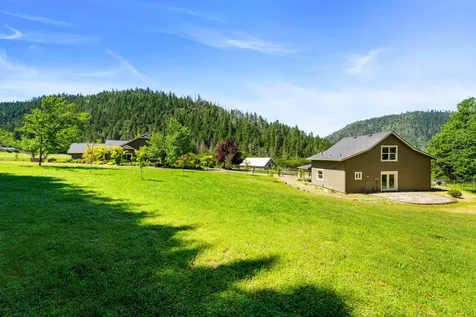 931 Hogan Road Applegate OR 97530