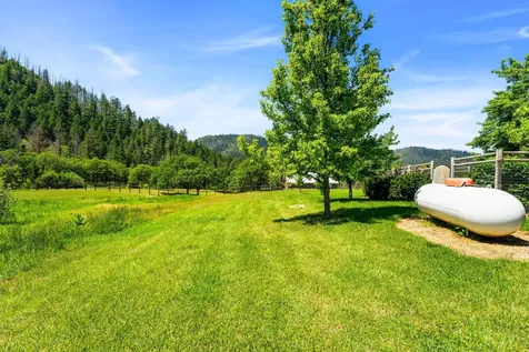 931 Hogan Road Applegate OR 97530