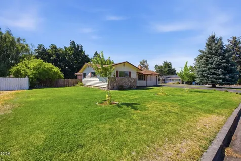1711 SW 17th Street Redmond OR 97756
