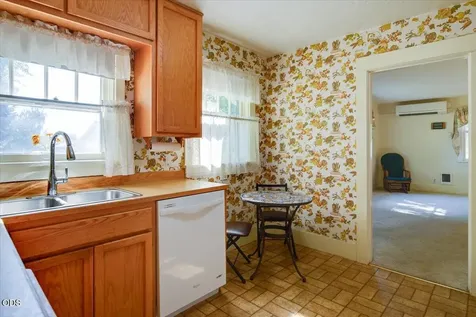 535 SW 10th Street Redmond OR 97756