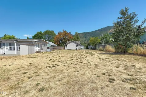 1550 Carnahan Drive Grants Pass OR 97527