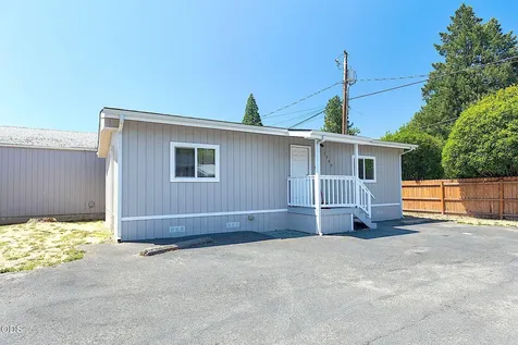 1741 Rogue River Highway Grants Pass OR 97527