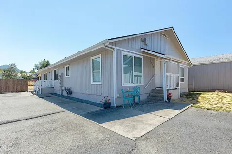 1741 Rogue River Highway Grants Pass OR 97527