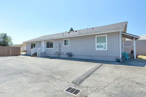 1741 Rogue River Highway Grants Pass OR 97527