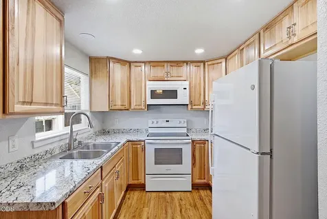 1741 Rogue River Highway Grants Pass OR 97527